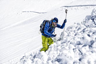 Avalanche safety basic course - Andermatt by Mammut Alpine School