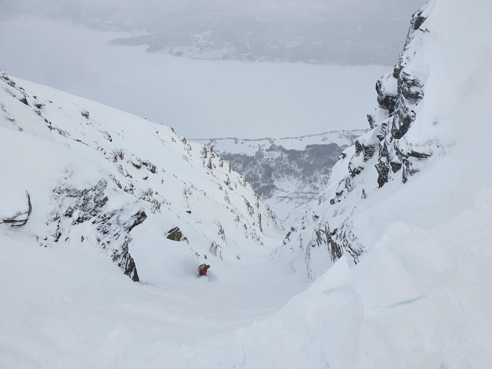 Finding great powder conditions in the West Couloir of Rostakulen