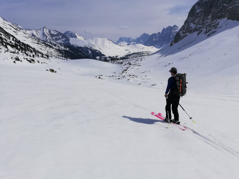 Skiing away from the Karwendelhaus