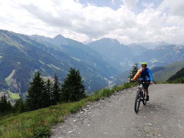 Smooth Tracks & Massive Views : Bike the Zillertal