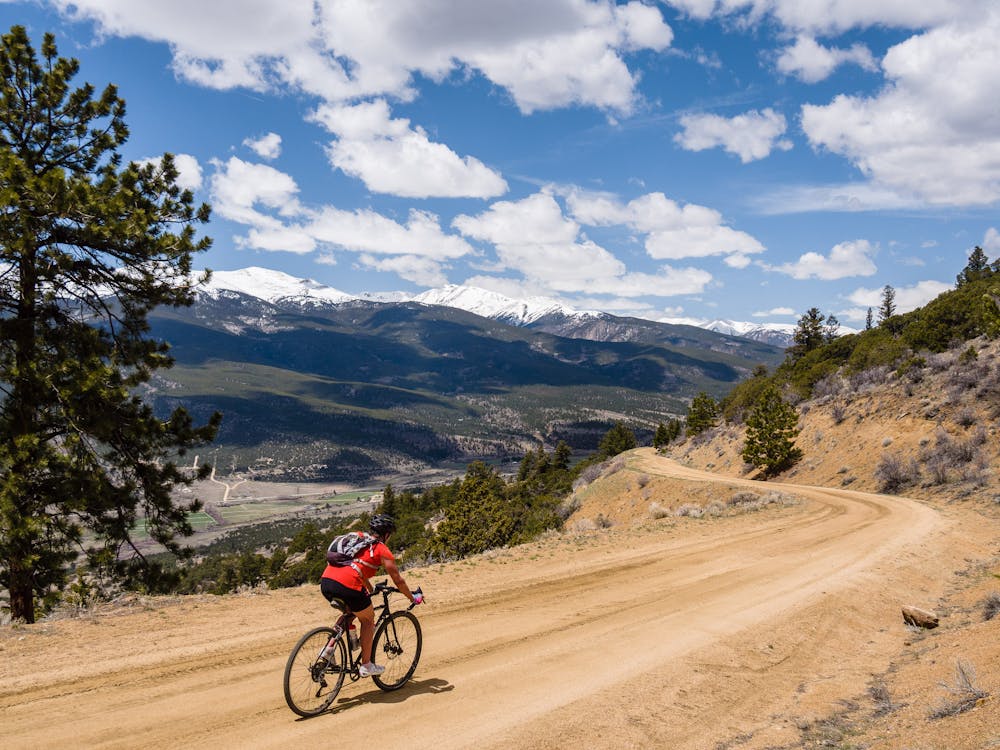 After the highpoint, descend a bit to sweeping views of the Arkansas River Valley and the Sawatch mountains.
