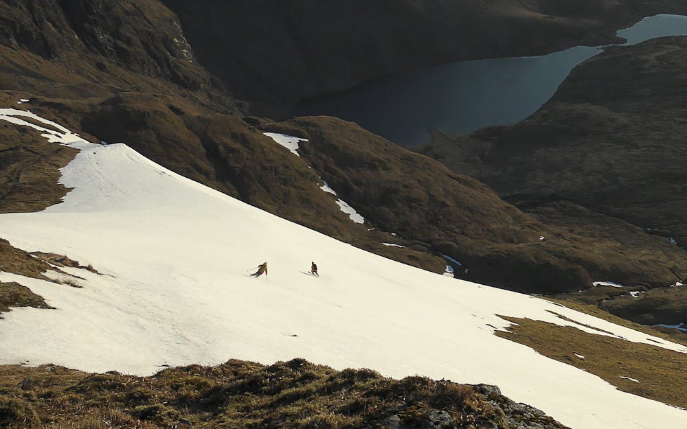 Blair and Gavin Skiing the first pitch of our Ben Lawers Descent