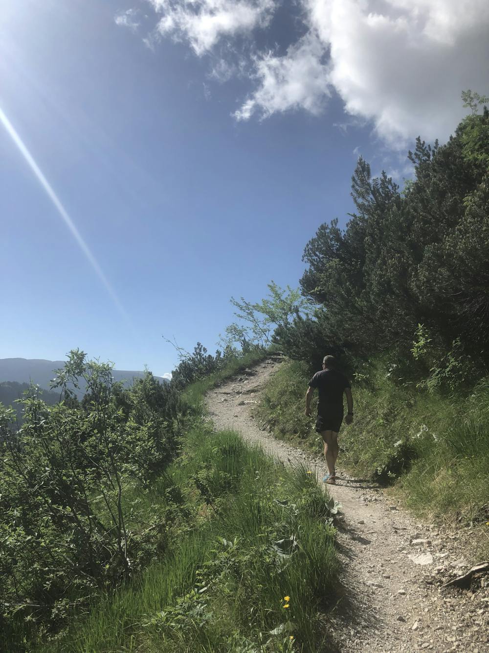 The trail from Rifugio Croz dell'Altissimo to Rifugio Selvata