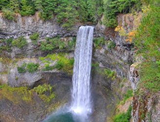 3 Gorgeous, Easy Waterfall Hikes on the Sea to Sky Hwy