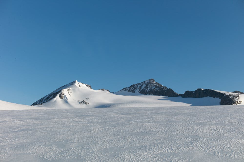 Storsteinsfjellet summit as seen from the SE glacier