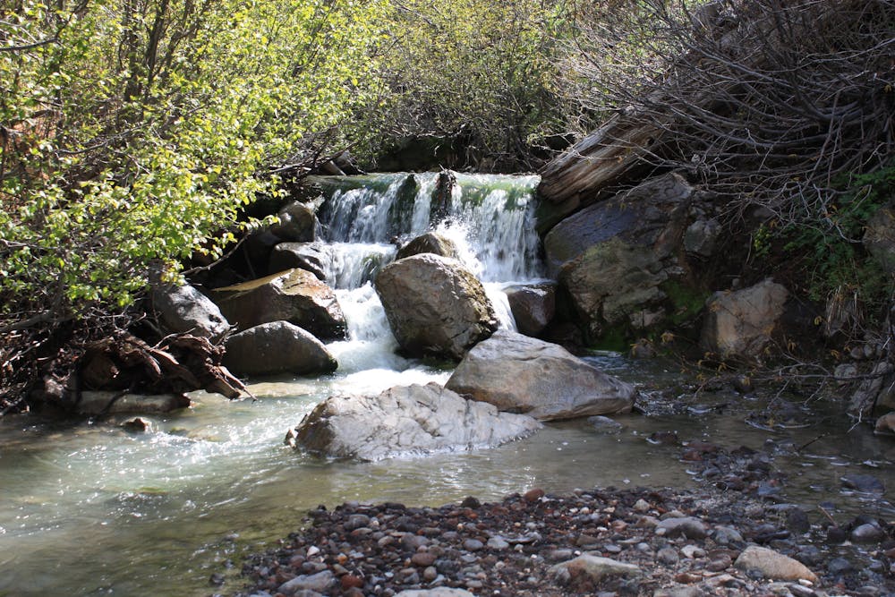 A smaller cascade above Mill Creek Falls