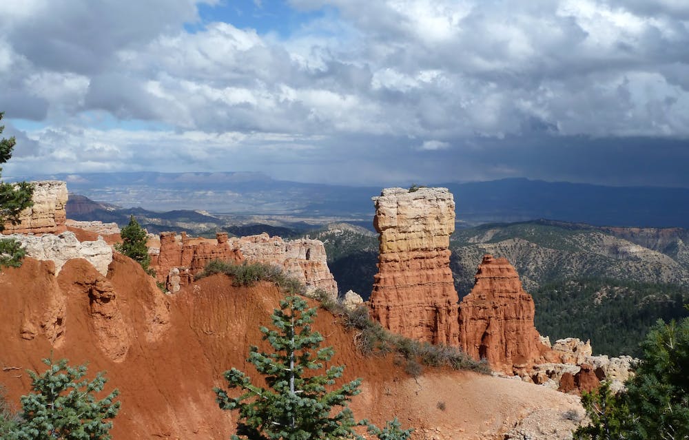 Hoodoos in the top of Agua Canyon
