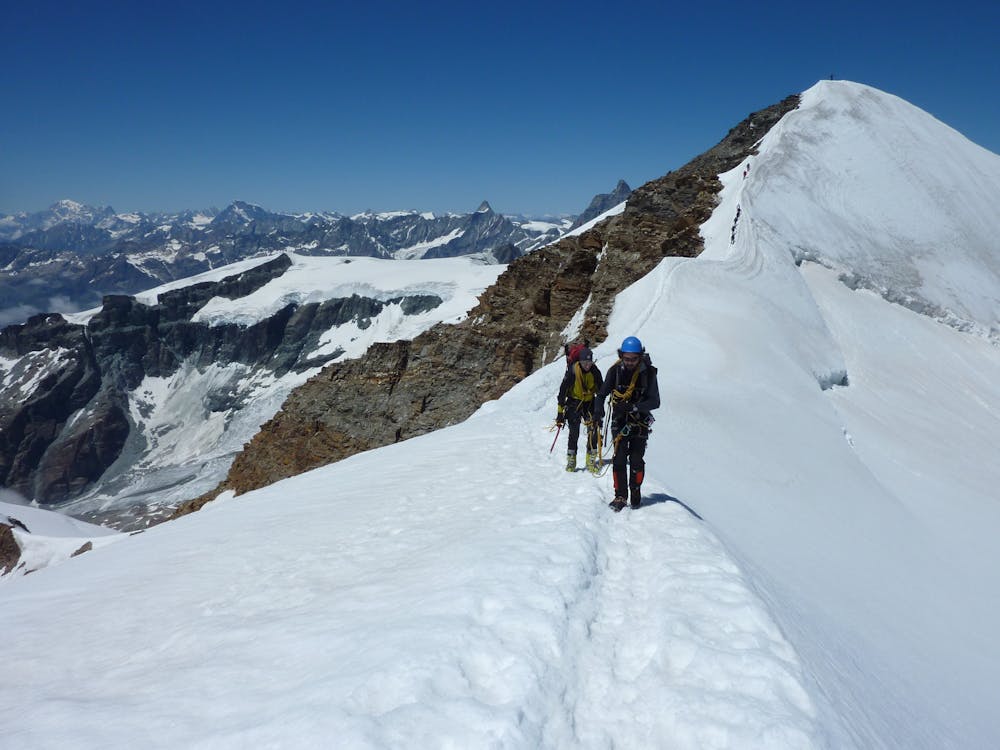 Castor, ridge descending from the summit