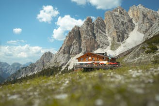 STAGE 1 - From Cortina d'Ampezzo to Rifugio Son Forca