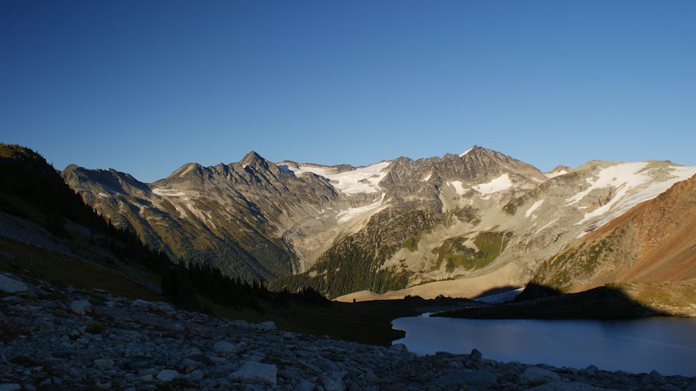 Looking over Russet Lake to Tremor Mountain
