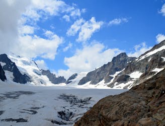 Approach to the Écrins Hut