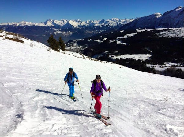 Sun, Snow and Solitude : Ski Tour the Aravis