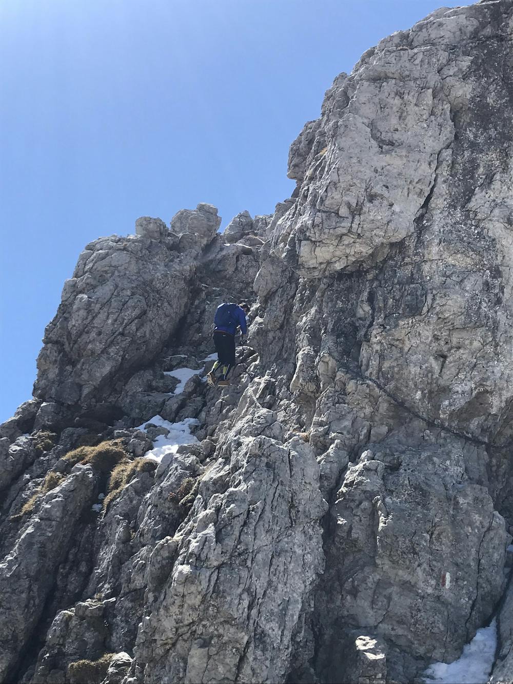 traits equipped with chains descending the summit of the Grigna Meridionale