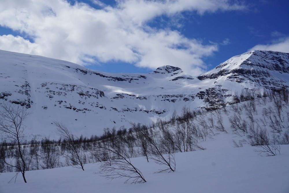 A closer look at the Northeast Bowl of Sjufjellet