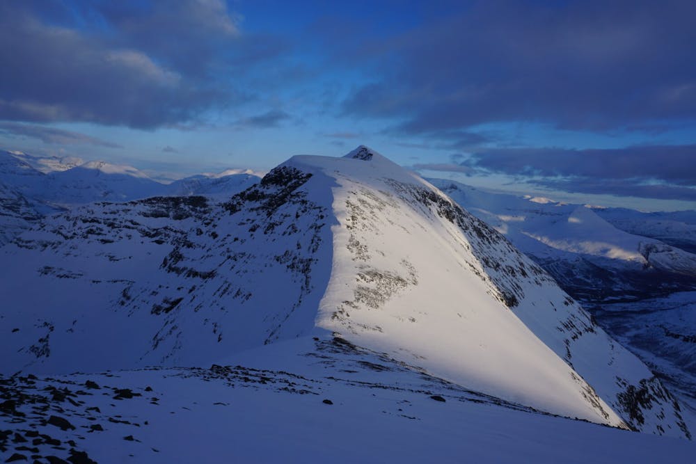 The long ridge to Blåbærfjellet 
