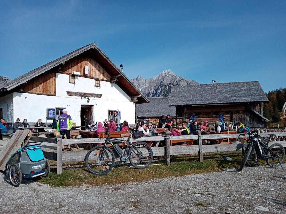 A busy afternoon at the Walderalm