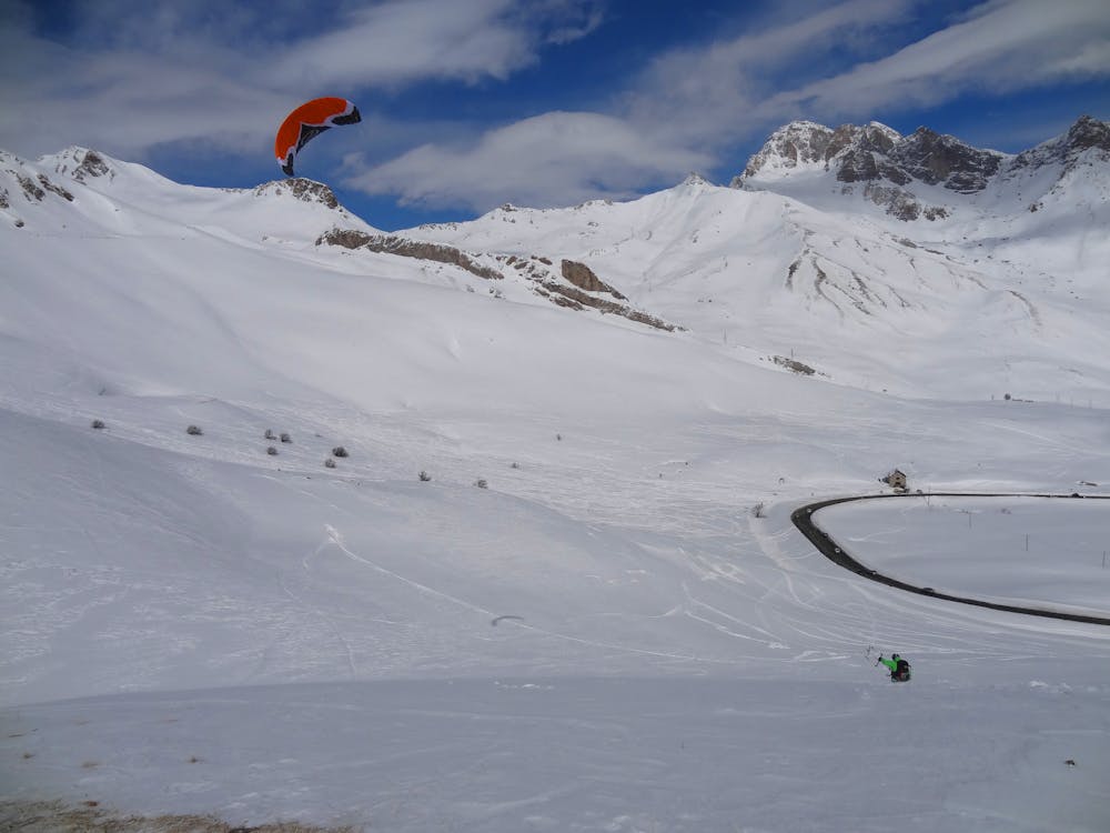 Kite skiers just above the Col du Lautaret