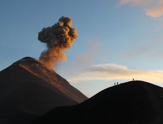Volcan Acatenango + Volcan de Fuego