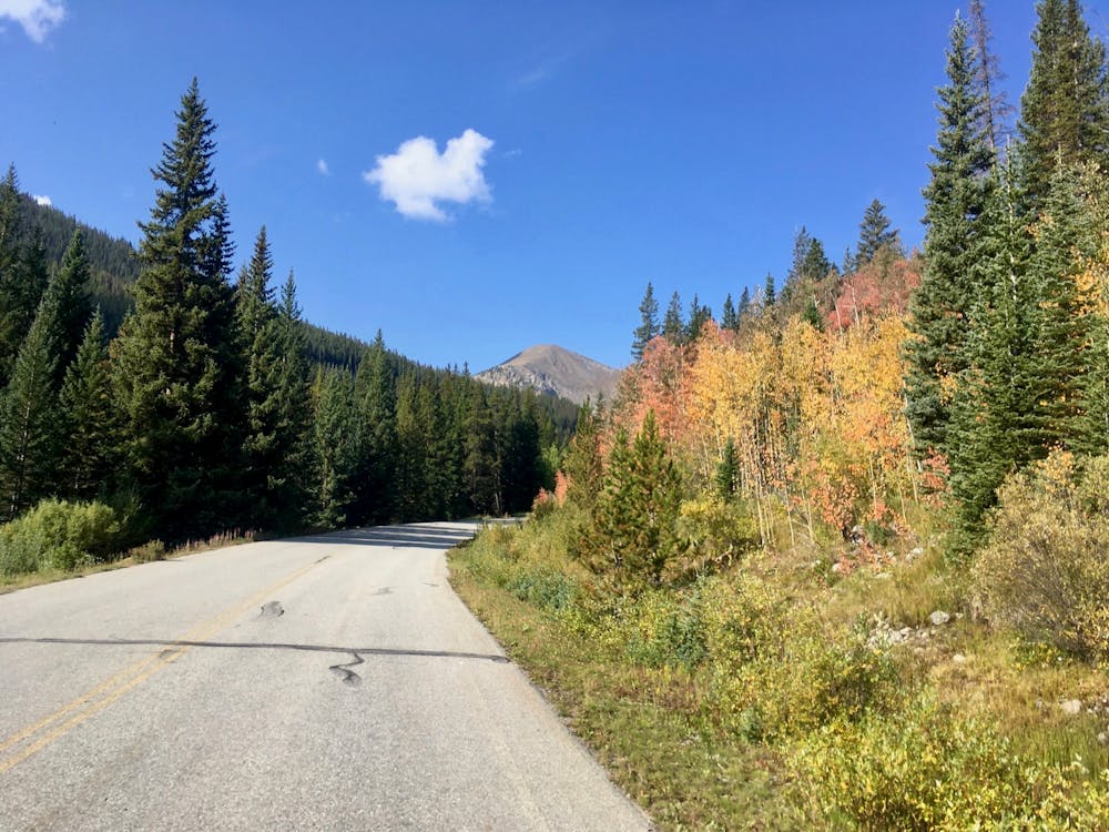 Climbing toward the top of Cottonwood Pass in the Fall