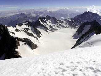 Ecrins Haute Route: Ecrins Hut to Dome de Neiges des Ecrins to Glacier Blanc Hut