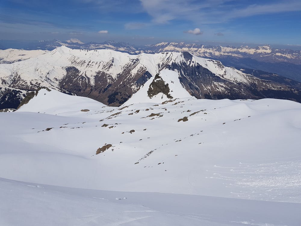 Easy slopes on the S side of Tre la Tete summit