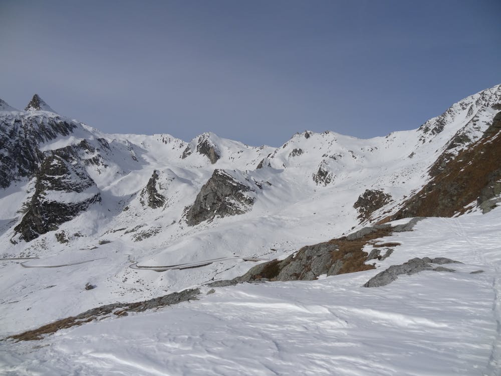 Looking into the bowl from the Italian side of the col.