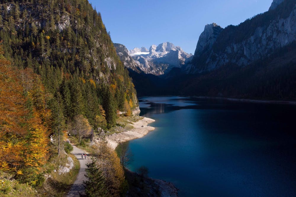 Experience Lake Gosau and the Dachstein mountain biking in autumn