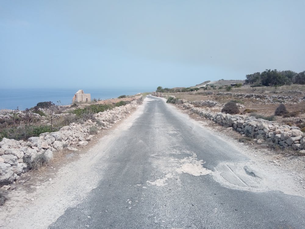 Desolate roads on the way to Qala