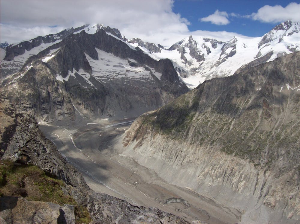 View looking down ontot the Oberaletschgletscher and the hut visible on the spur in the middle