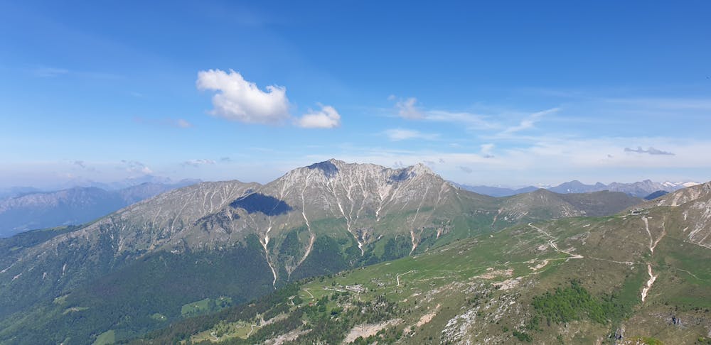 Photo from Cima di Grem da Plazza di Oneta - cima Foppazzi e monte Golla