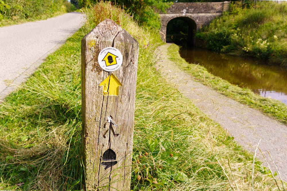 The distinctive yellow signs which mark the route