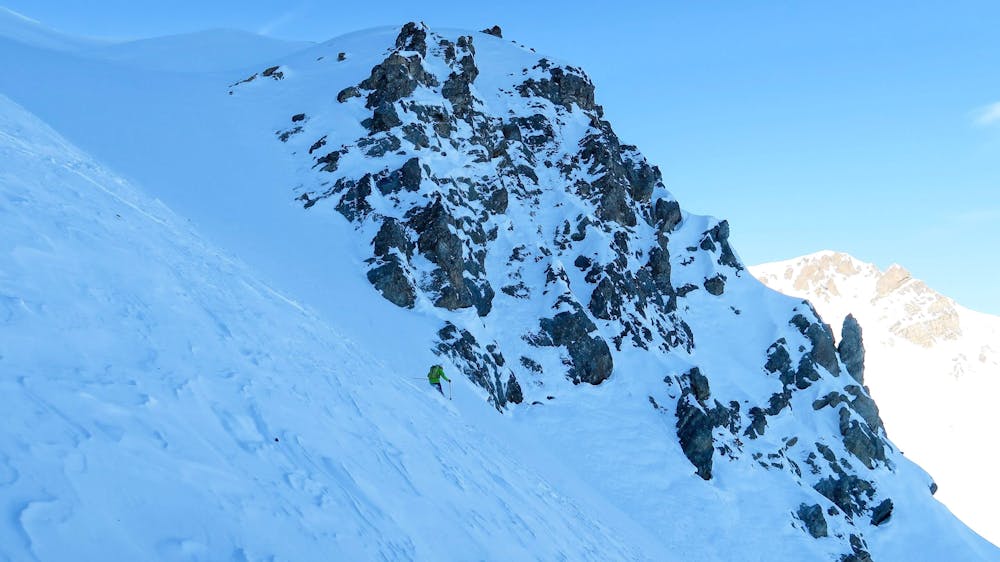 Skiing the couloir