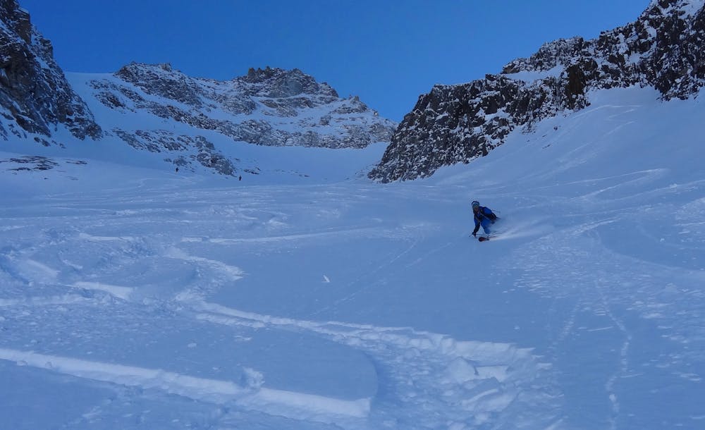 Great snow in the middle part of the couloir.