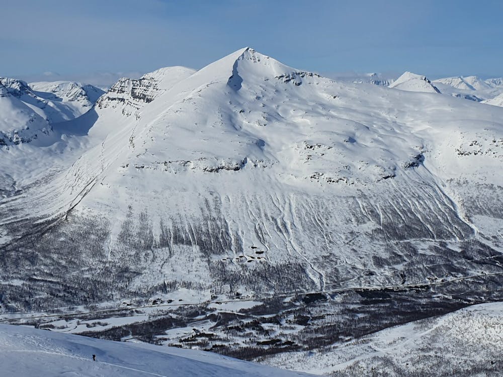Looking at the south face of Blåbærfjellet