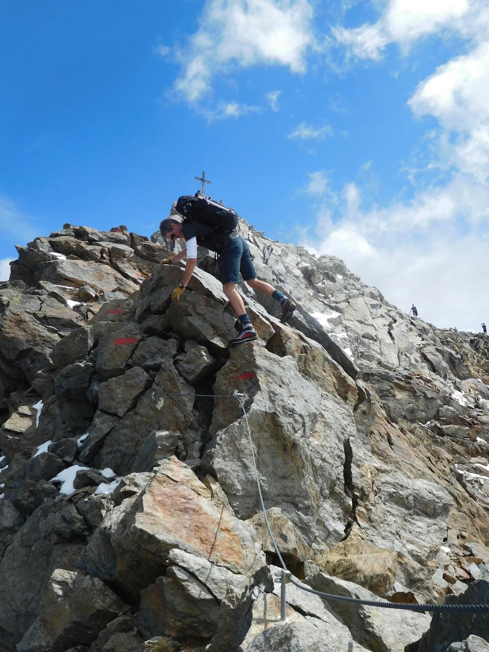 Descending the south-west ridge of the Wilder Freiger
