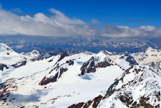 Otztal Ski Tour: Vernagt Hut to Vent via the Wildspitze Summit