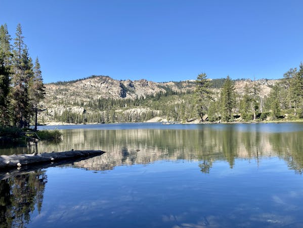 Sierra Grandeur: Beautiful Hikes in the Lakes Basin