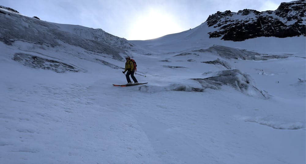 Skiing down the Grübengletscher