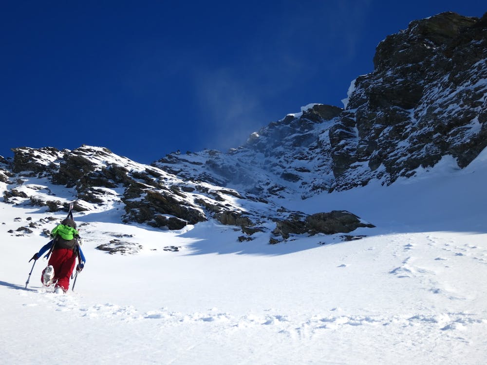 Near the top of the couloir (skier Madeleine Lagergren)