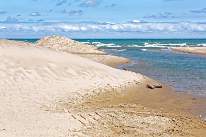 Hike the Dunes: 10 Best Day Hikes at Indiana Dunes NP