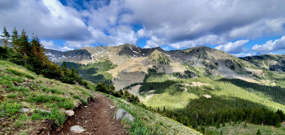 The Best Hikes near the Ancient Town of Taos