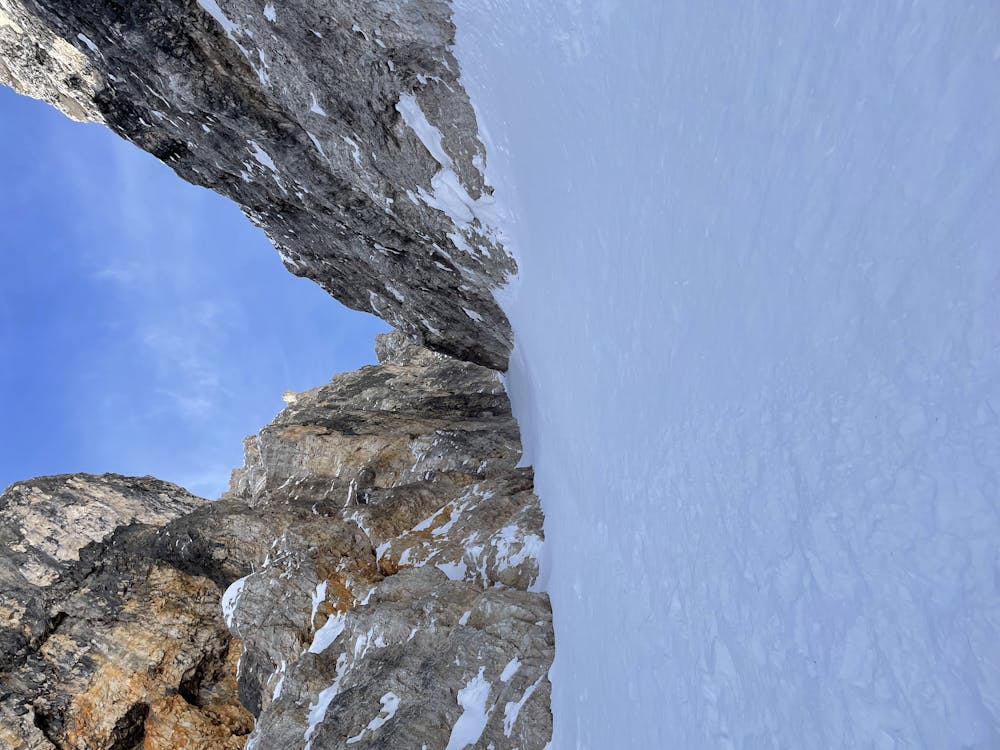 Narrowest part in the couloir, but still about 2,5m wide