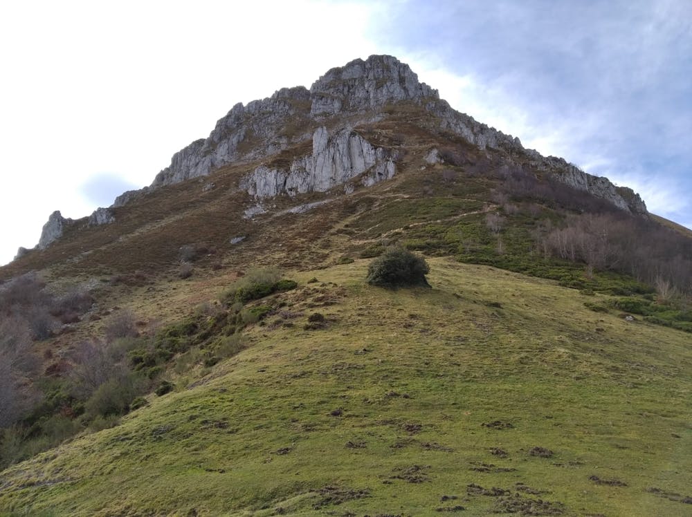 Photo from Montes de Ponga (Les Bedules - Picu Zorru - Peloño)