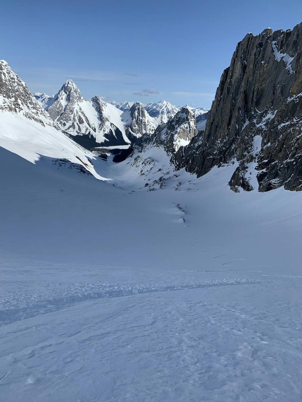 The ski down the Robertson Glacier
