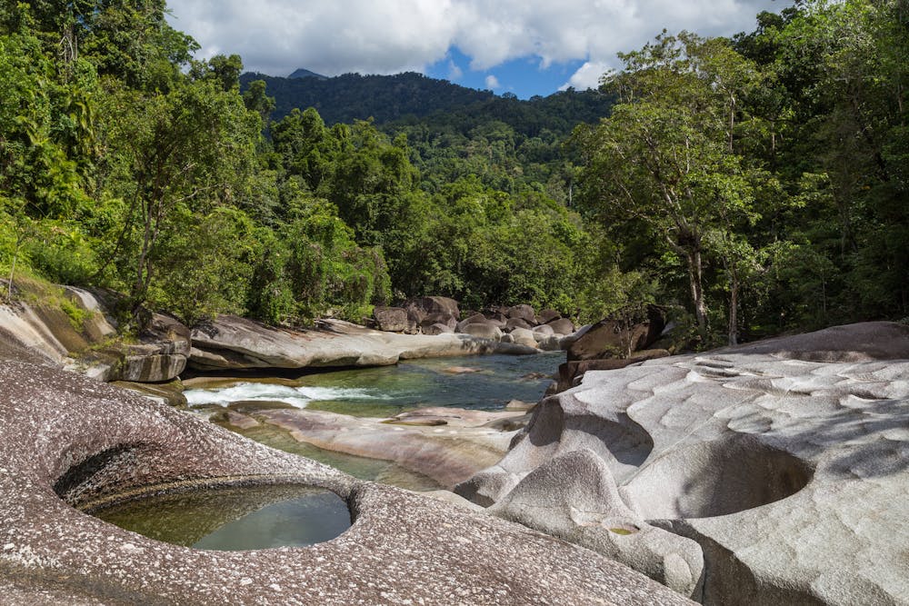 The Babinda Boulders is suitable for walkers of all ages and abilities
