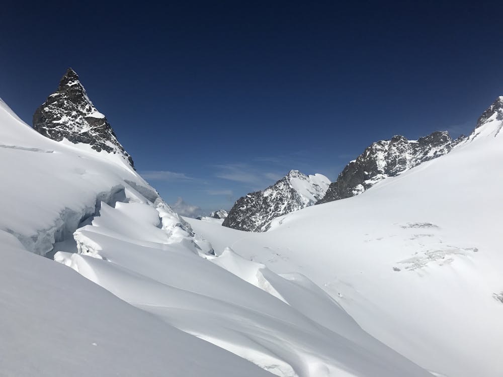 View back to the Marco e Rosa Hut