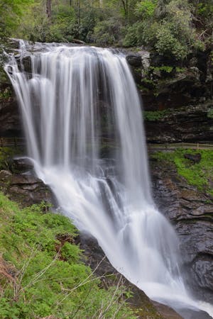 5 Short Waterfall Hikes on the Cashiers/Highlands Plateau