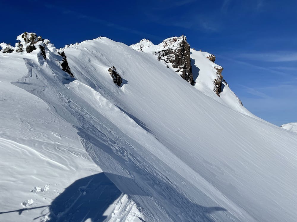 Smiley descent (east face of Broken Top). The Ramp descent is obvious on the right. 