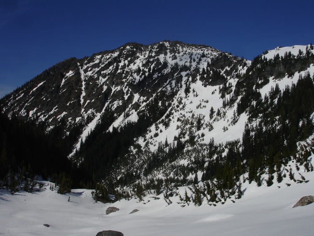 Looking at Tamanos Peak and the col on the right