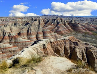 8 Must-Do Hikes in the Badlands